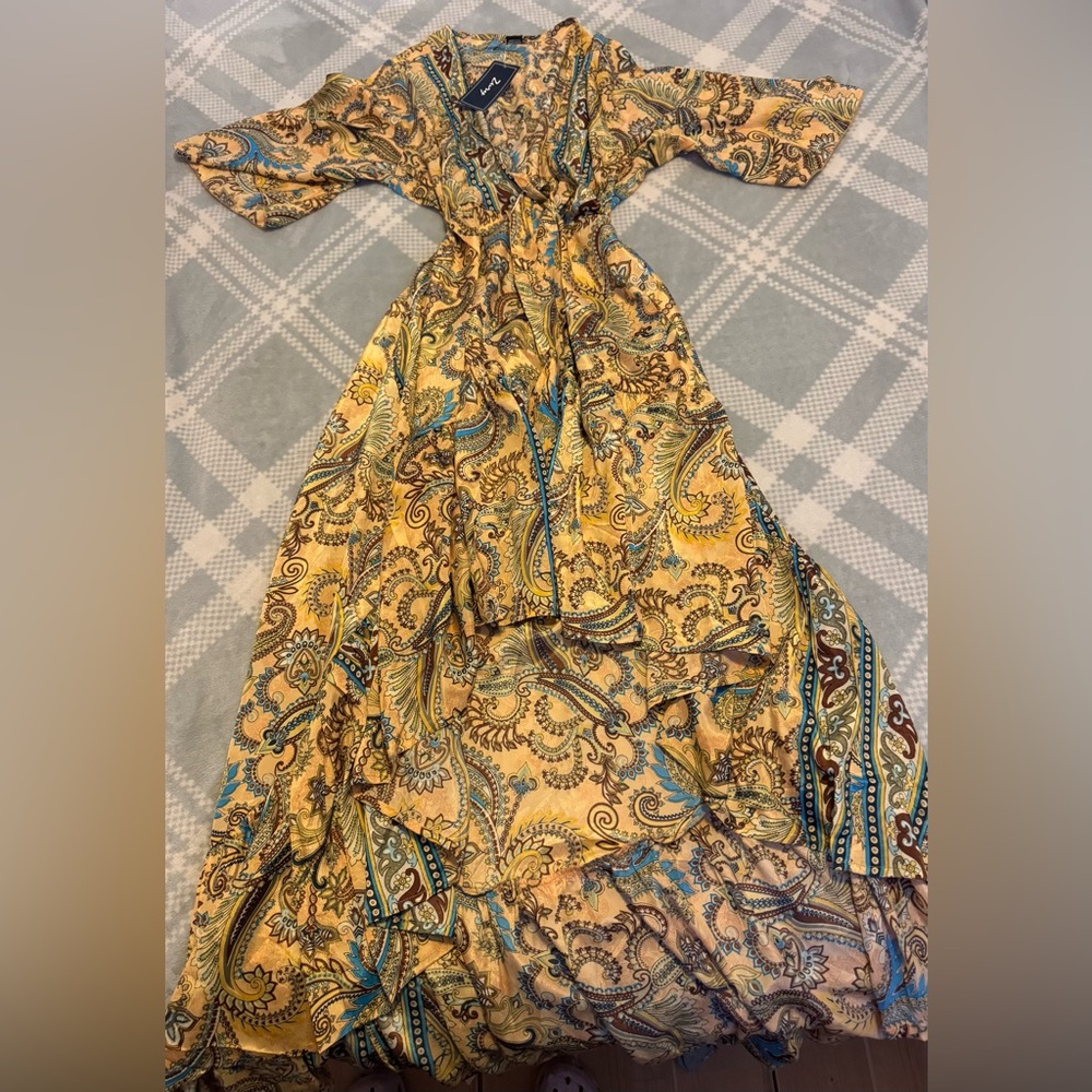 Zury Paisley Maxi Dress in Yellow and Blue in Art Silk